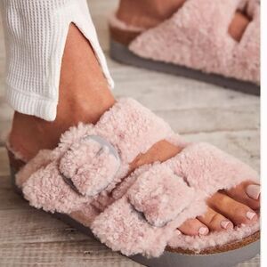FREE PEOPLE Birkenstock Papillio
Arizona Teddy Shearling Sandals
